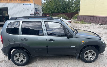 Chevrolet Niva I рестайлинг, 2010 год, 535 000 рублей, 37 фотография