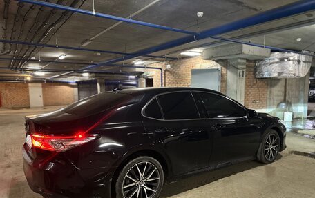 Toyota Camry, 2021 год, 3 600 000 рублей, 4 фотография