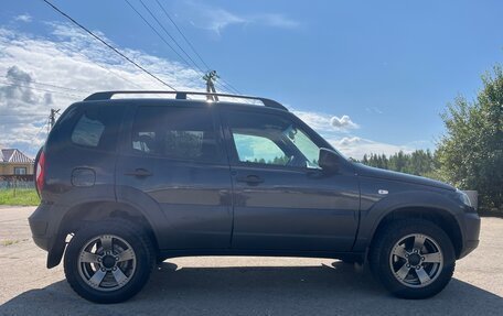 Chevrolet Niva I рестайлинг, 2019 год, 897 000 рублей, 6 фотография