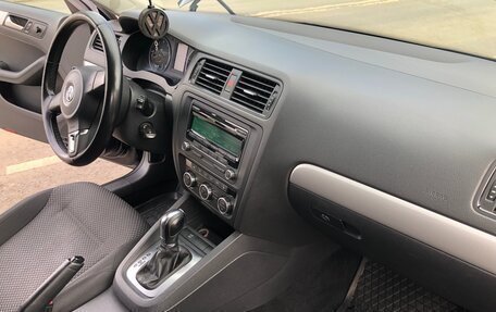 Volkswagen Jetta VI, 2012 год, 950 000 рублей, 15 фотография