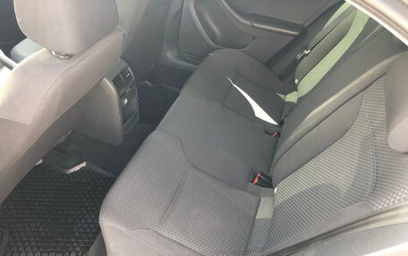 Volkswagen Jetta VI, 2012 год, 950 000 рублей, 25 фотография