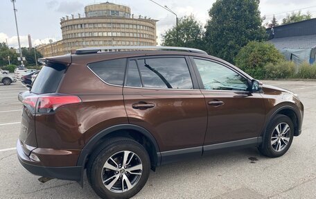 Toyota RAV4, 2017 год, 2 100 000 рублей, 3 фотография