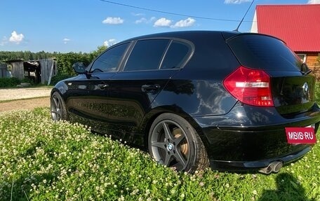 BMW 1 серия, 2010 год, 1 000 000 рублей, 3 фотография