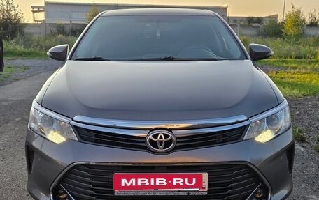 Toyota Camry, 2015 год, 1 950 000 рублей, 6 фотография