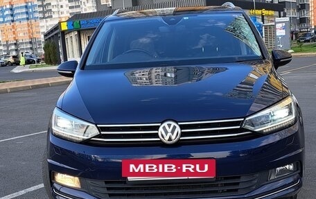 Volkswagen Touran III, 2016 год, 1 600 000 рублей, 3 фотография
