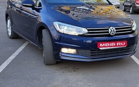 Volkswagen Touran III, 2016 год, 1 600 000 рублей, 4 фотография