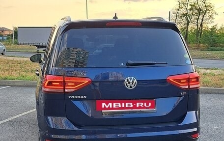 Volkswagen Touran III, 2016 год, 1 600 000 рублей, 7 фотография