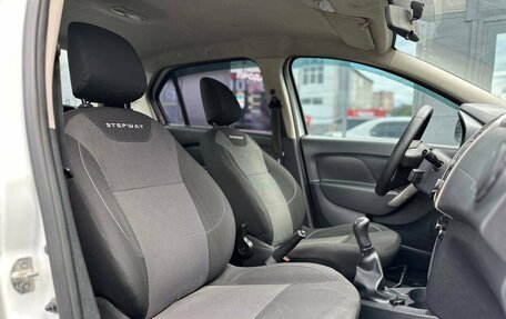 Renault Logan II, 2019 год, 1 050 000 рублей, 33 фотография