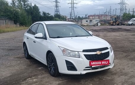 Chevrolet Cruze II, 2014 год, 830 000 рублей, 2 фотография