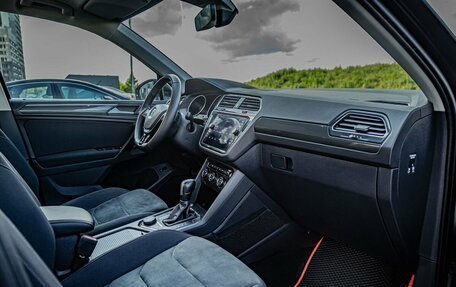 Volkswagen Tiguan II, 2020 год, 2 928 000 рублей, 21 фотография