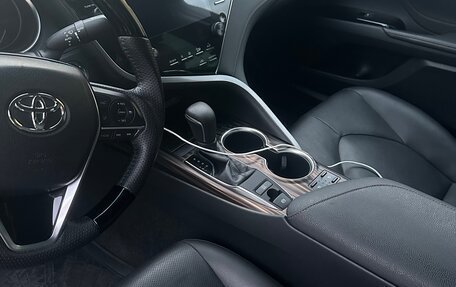 Toyota Camry, 2019 год, 2 800 000 рублей, 10 фотография