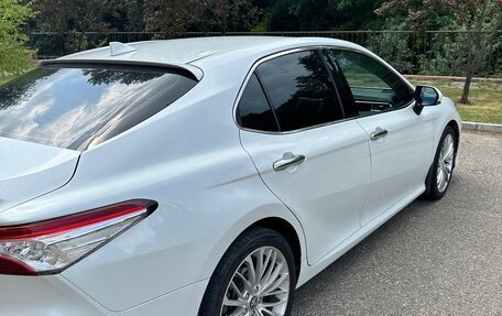 Toyota Camry, 2019 год, 2 800 000 рублей, 9 фотография