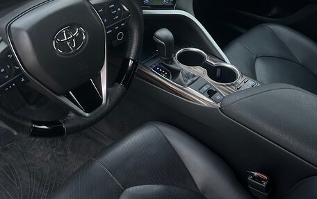 Toyota Camry, 2019 год, 2 800 000 рублей, 15 фотография
