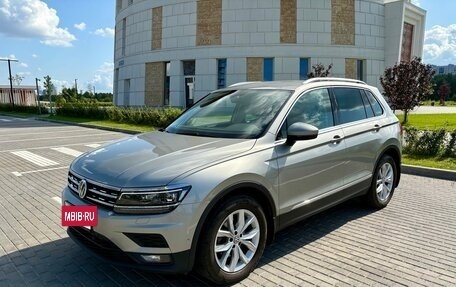 Volkswagen Tiguan II, 2018 год, 2 380 000 рублей, 3 фотография