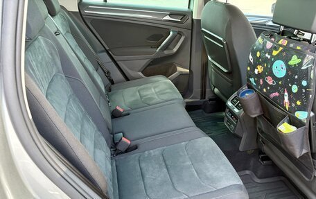 Volkswagen Tiguan II, 2018 год, 2 380 000 рублей, 15 фотография