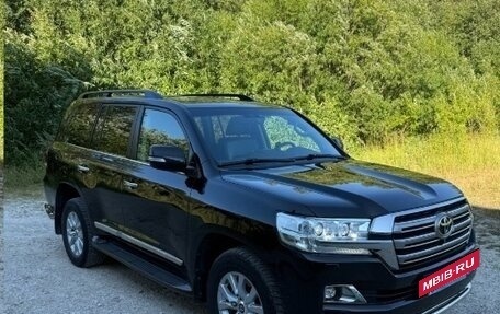 Toyota Land Cruiser 200, 2015 год, 6 800 000 рублей, 2 фотография