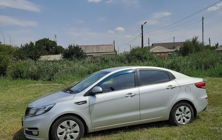 KIA Rio III рестайлинг, 2015 год, 870 000 рублей, 3 фотография