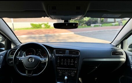 Volkswagen Golf VII, 2018 год, 1 790 000 рублей, 10 фотография