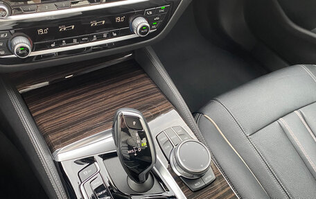 BMW 5 серия, 2019 год, 2 850 000 рублей, 24 фотография