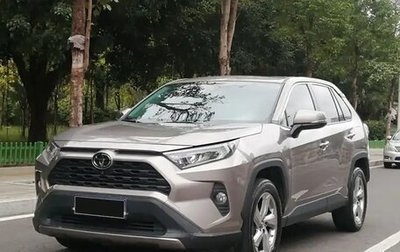 Toyota RAV4, 2022 год, 2 219 000 рублей, 1 фотография
