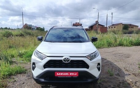 Toyota RAV4, 2021 год, 3 000 000 рублей, 1 фотография