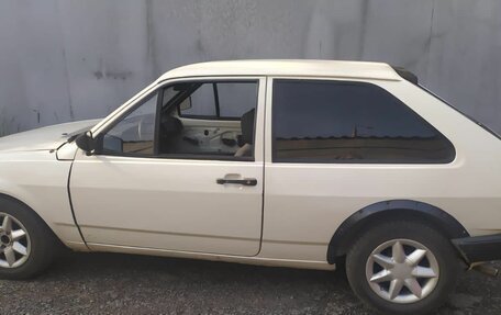 Volkswagen Polo III рестайлинг, 1987 год, 300 000 рублей, 1 фотография