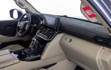 Toyota Land Cruiser, 2022 год, 8 775 000 рублей, 13 фотография