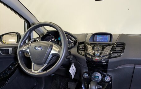 Ford Fiesta, 2015 год, 1 075 000 рублей, 24 фотография