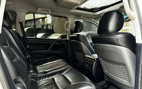 Toyota Land Cruiser 200, 2012 год, 2 975 000 рублей, 10 фотография