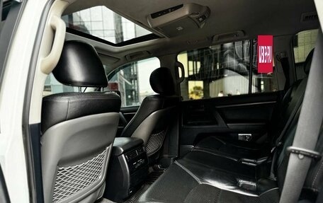 Toyota Land Cruiser 200, 2012 год, 2 975 000 рублей, 11 фотография