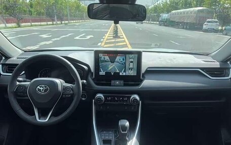 Toyota RAV4, 2021 год, 2 130 000 рублей, 3 фотография