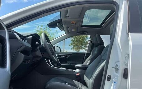 Toyota RAV4, 2021 год, 2 130 000 рублей, 12 фотография