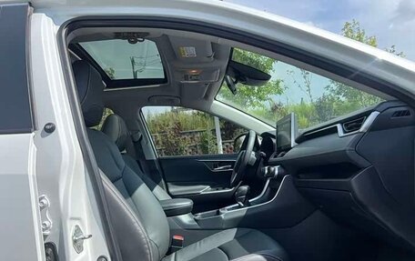Toyota RAV4, 2021 год, 2 130 000 рублей, 13 фотография