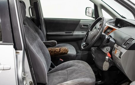 Toyota Noah III, 2004 год, 915 000 рублей, 8 фотография