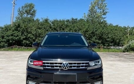 Volkswagen Tiguan II, 2021 год, 1 530 000 рублей, 2 фотография