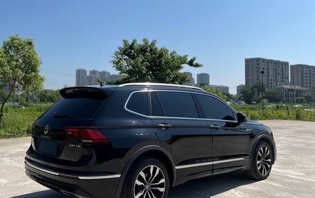 Volkswagen Tiguan II, 2021 год, 1 530 000 рублей, 4 фотография