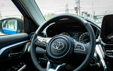 Toyota Urban Cruiser, 2024 год, 2 905 000 рублей, 2 фотография