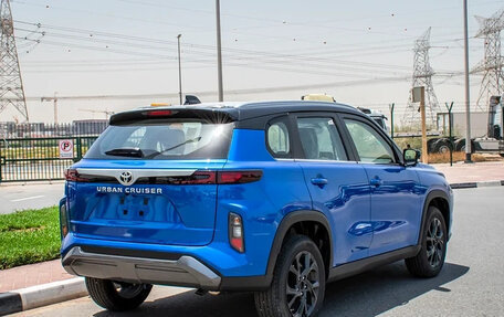 Toyota Urban Cruiser, 2024 год, 2 905 000 рублей, 8 фотография