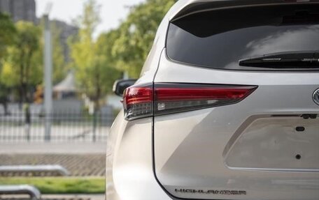 Toyota Highlander, 2022 год, 3 320 000 рублей, 9 фотография