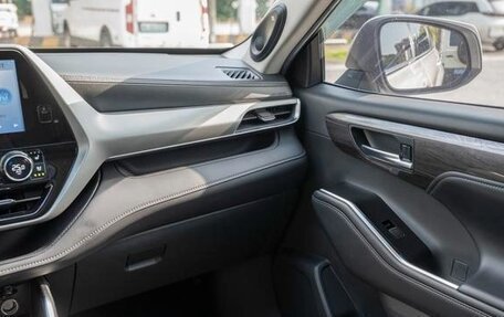 Toyota Highlander, 2022 год, 3 320 000 рублей, 23 фотография