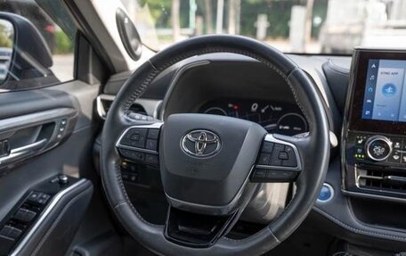 Toyota Highlander, 2022 год, 3 320 000 рублей, 17 фотография