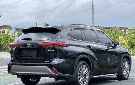 Toyota Highlander, 2022 год, 3 280 000 рублей, 7 фотография