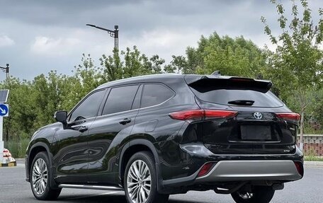 Toyota Highlander, 2022 год, 3 280 000 рублей, 5 фотография