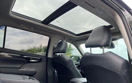 Toyota Highlander, 2022 год, 3 280 000 рублей, 21 фотография