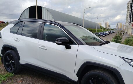 Toyota RAV4, 2021 год, 3 000 000 рублей, 5 фотография