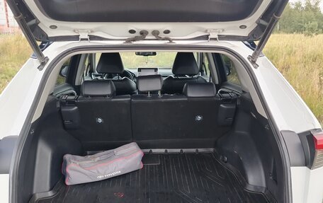 Toyota RAV4, 2021 год, 3 000 000 рублей, 8 фотография