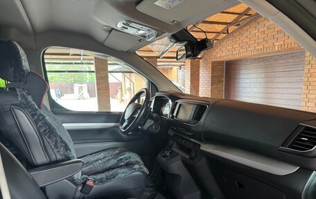 Peugeot Traveller I, 2017 год, 2 700 000 рублей, 5 фотография