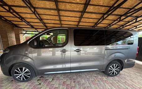 Peugeot Traveller I, 2017 год, 2 700 000 рублей, 2 фотография
