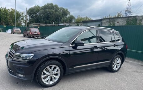 Volkswagen Tiguan II, 2017 год, 2 350 000 рублей, 2 фотография