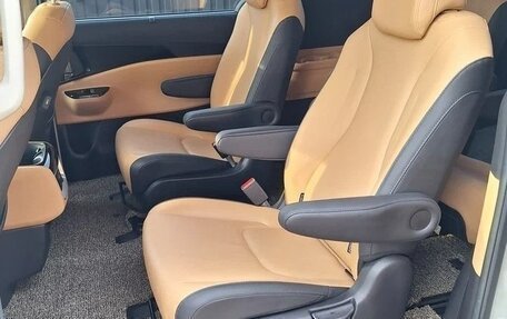 KIA Carnival, 2021 год, 2 600 000 рублей, 16 фотография